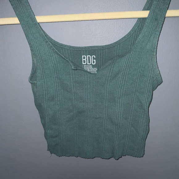 Ribbed Crop Tank - Picture 2 of 5